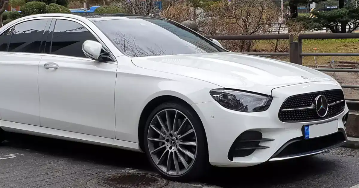 E Class Mercedes-GE Taxi